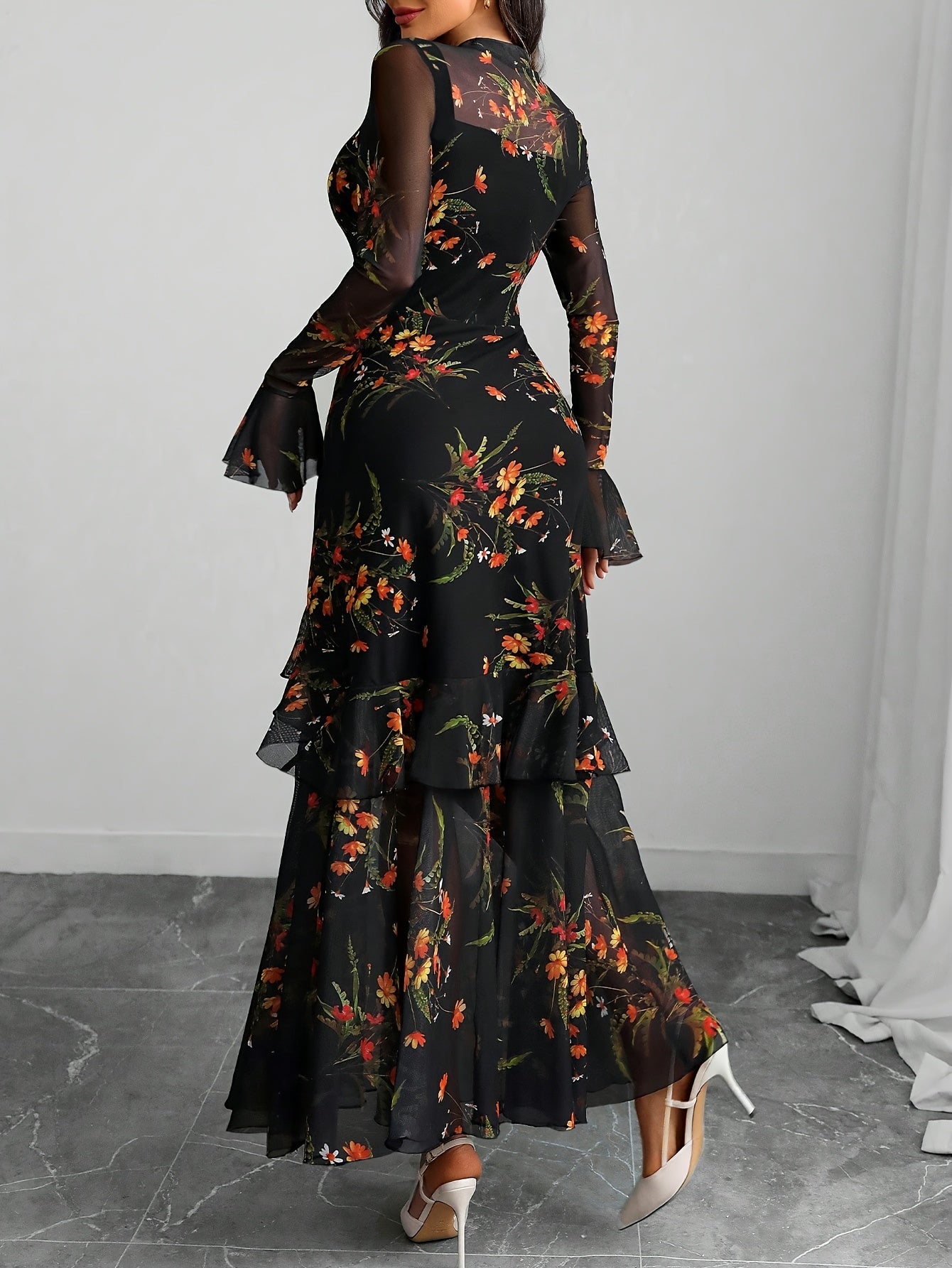 Robe fleurie élégante femme – coupe A-line, manches évasées, imprimé floral noir, lavable en machine, pour soirées, bureau et quotidien, col rond, détails stylés