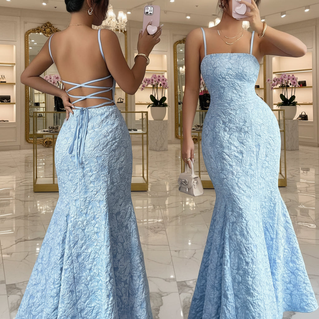 Robe sirène élégante à bretelles dos nu et bretelles fines, avec nœud dans le dos