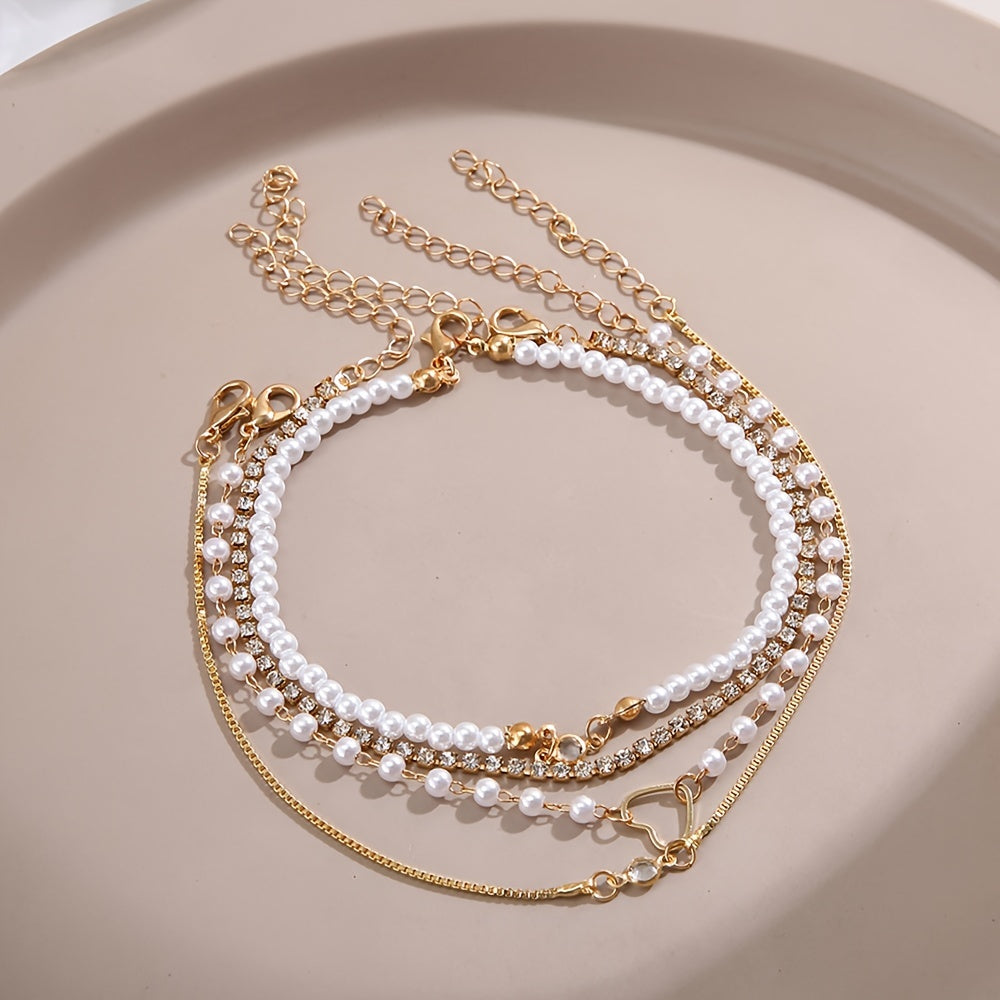 Lot de 4 Bracelets Femme – Perles et Strass, Charms Cœur et Perles, Chaînes Blanches et Décorées, Multi-Couches, Idéal Plage, Mariage, Bal, Polyvalent pour le Quotidien, Cadeau Parfait Toute l’Année
