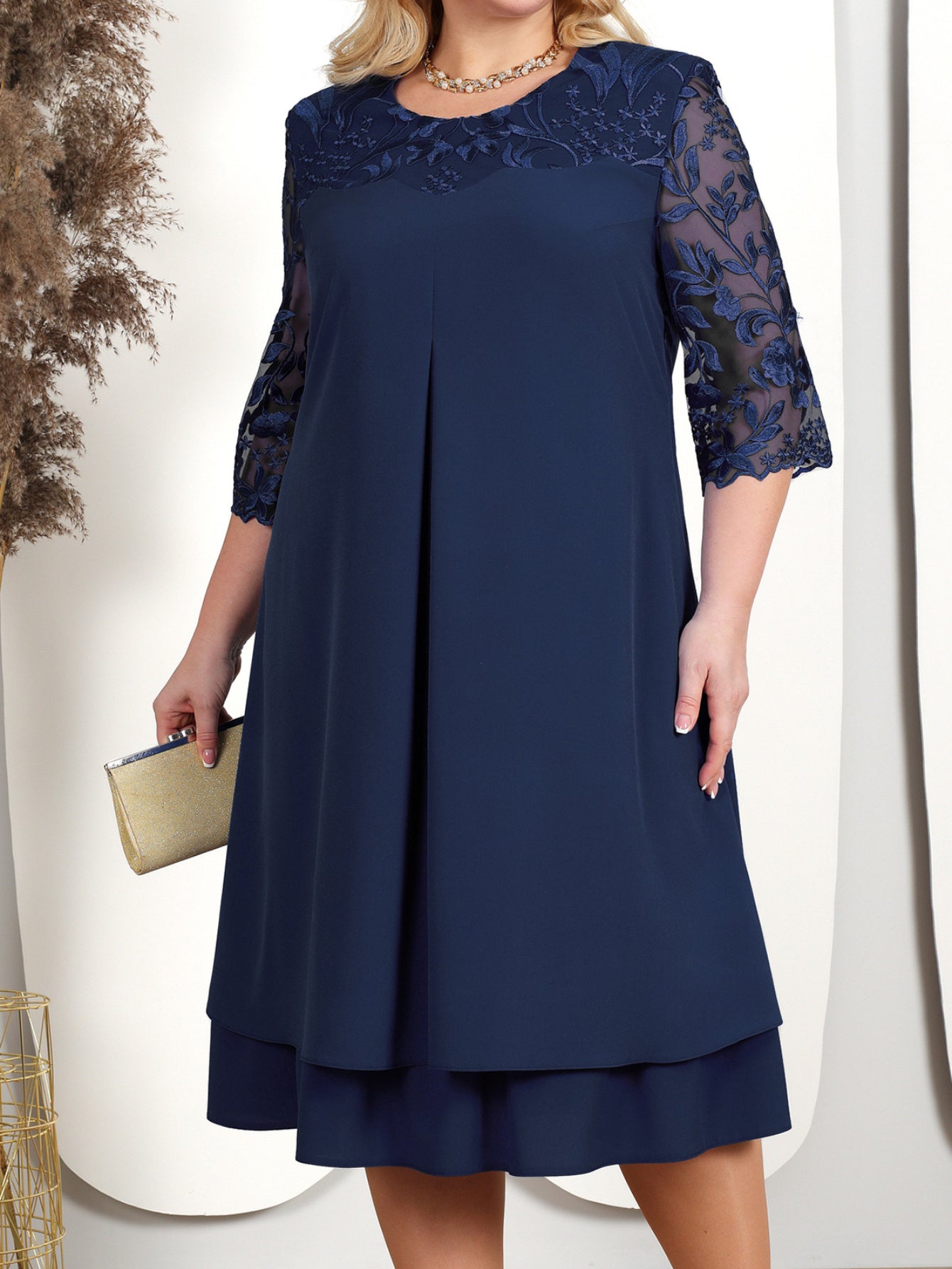 Plus Size - European And American Women'S Embroidered Chiffon Patchwork Round Neck Short Sleeve Elegant Casual Plus Size Mother of The Bride Dress