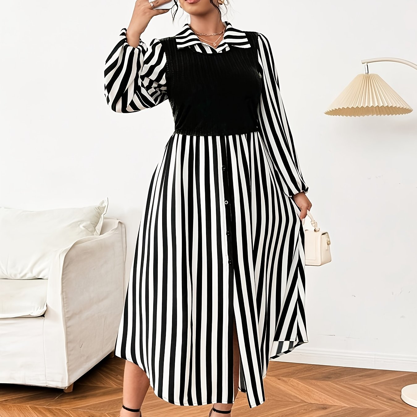 Robe Longue Grande Taille Élégante – Rayures Verticales Noir et Blanc, Manches Longues, Col Boutonné, Jupe A-Ligne Flowy, Tissu Non Extensible