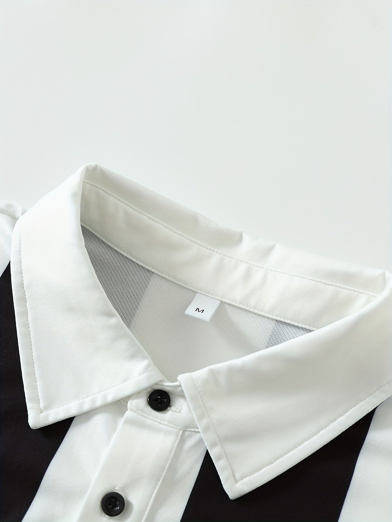 Retro Black and White Striped Men's Short Sleeve Shirt, Casual Loose Fit T-Shirt for Men