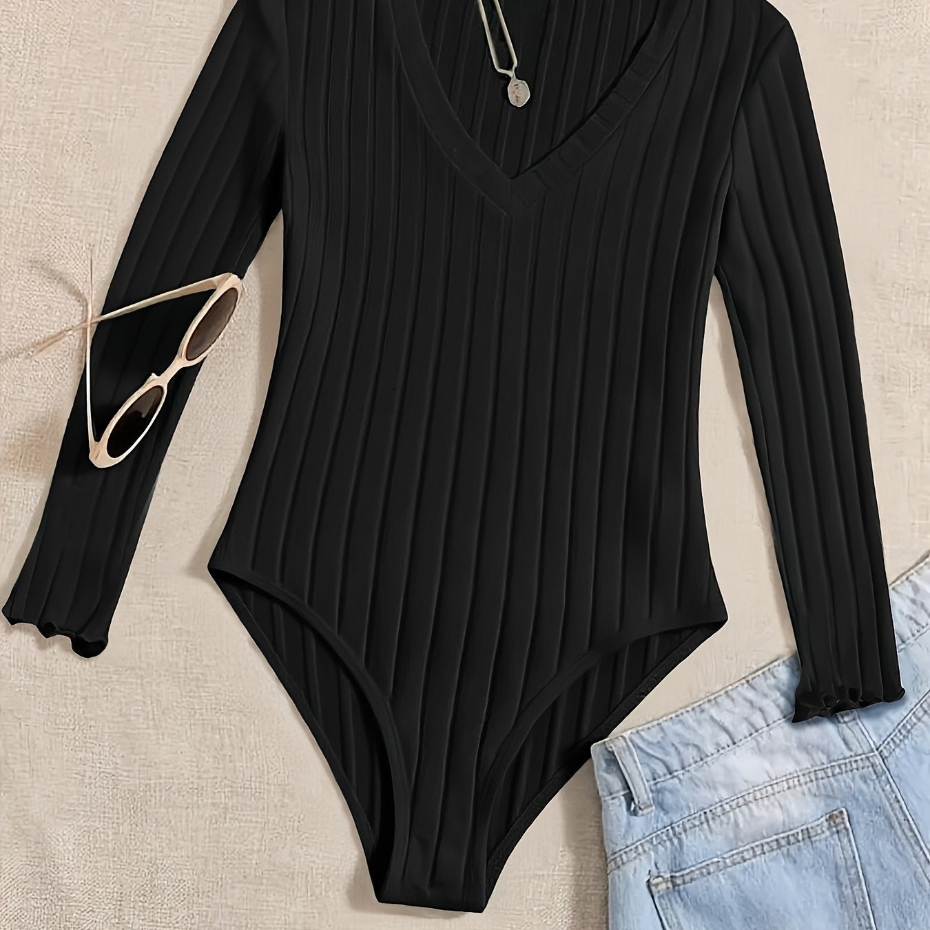 Body moulant femme vert foncé à manches longues, détail sur les hanches, tissu côtelé doux, style décontracté, idéal pour l’automne et l’hiver, parfait pour les sorties shopping