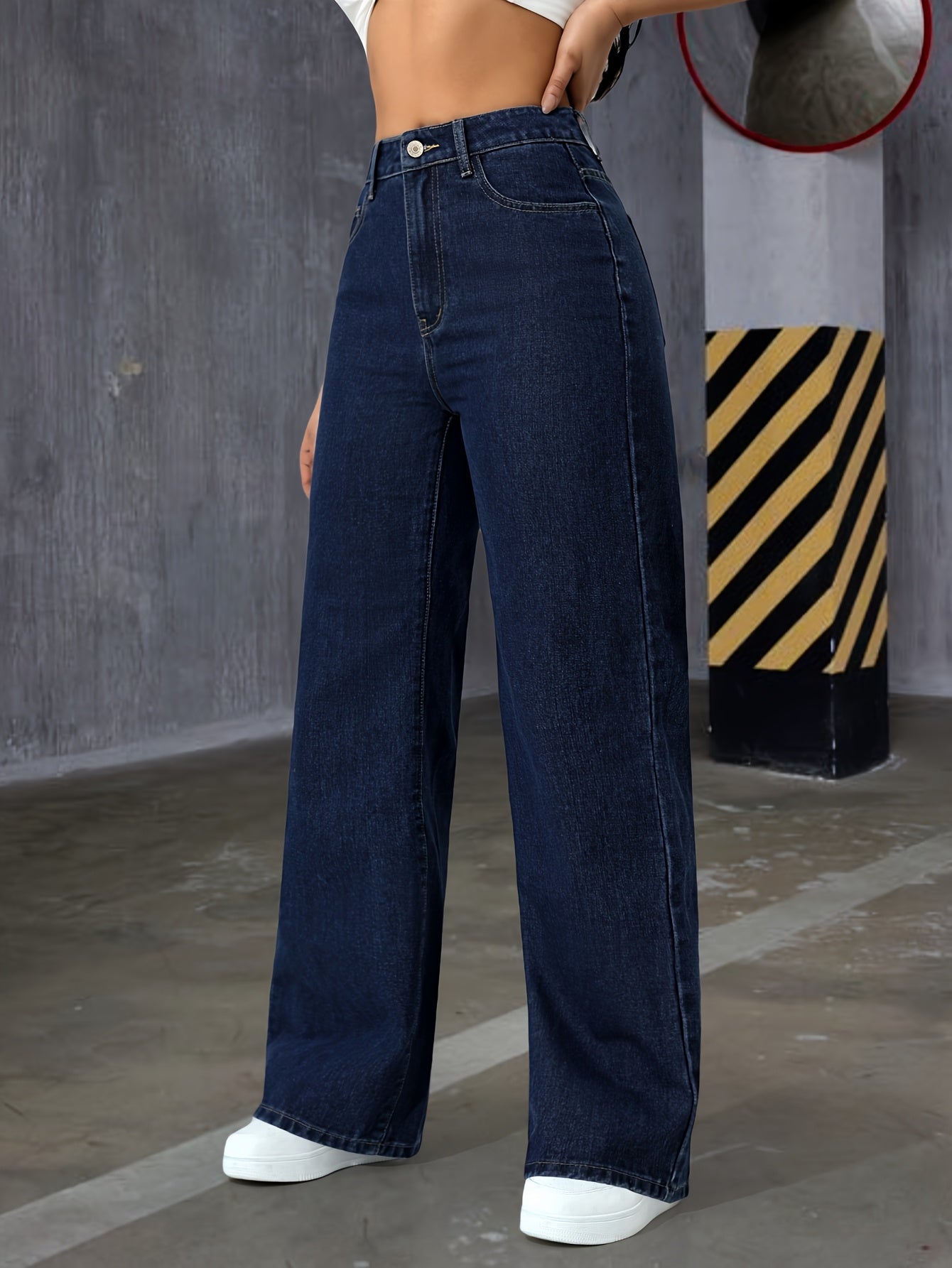 Pantalon évasé bleu profond femme – élégant et stylé