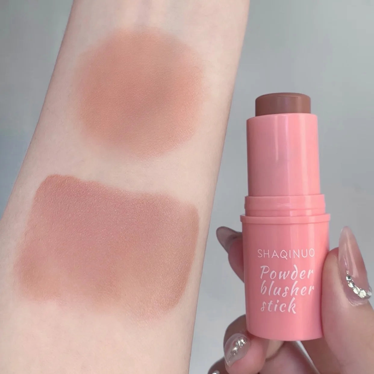 Stick Blush Multifonction — Finition Mate, Crème Éclaircissante pour un Maquillage Naturel et Quotidien, Idéal pour un Teint Lumineux au Quotidien
