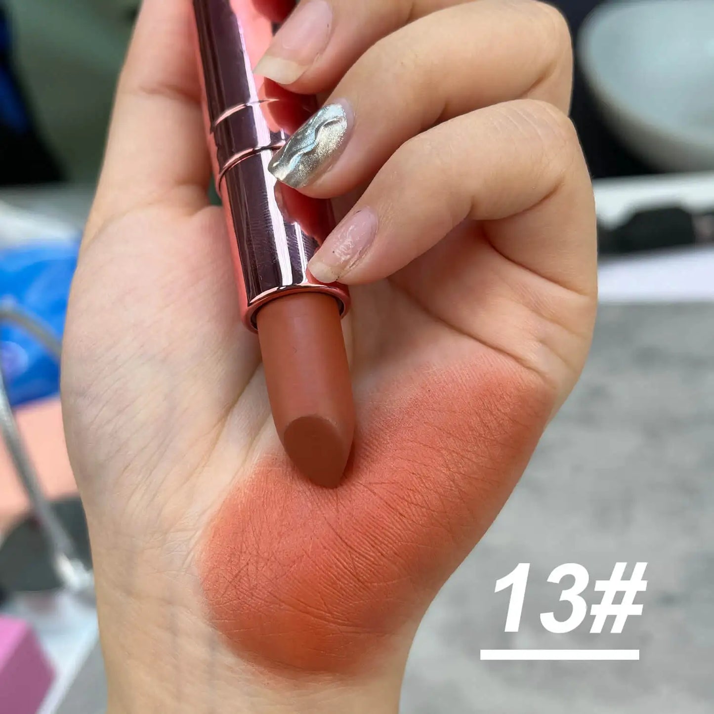 Maquillage personnalisé vegan – Rouge à lèvres nude, étiquette privée – Stick à lèvres, labiales, lipstick