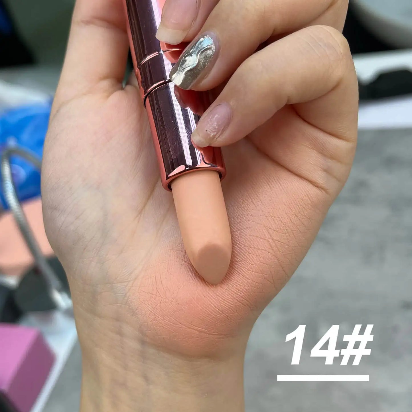 Maquillage personnalisé vegan – Rouge à lèvres nude, étiquette privée – Stick à lèvres, labiales, lipstick