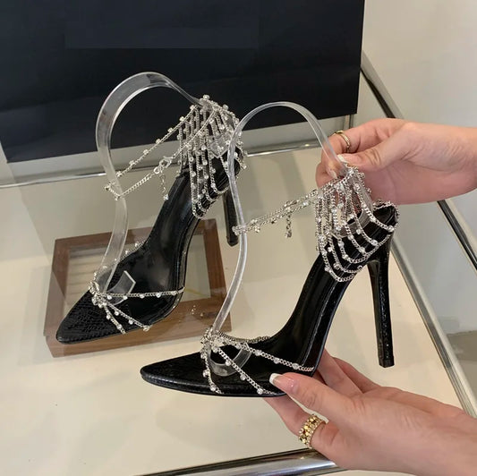 Sandales noires à bride cheville avec chaîne en cristal pour femmes – Été/automne | Talons pointus respirants et sexy | Parfaites pour mariages et banquets