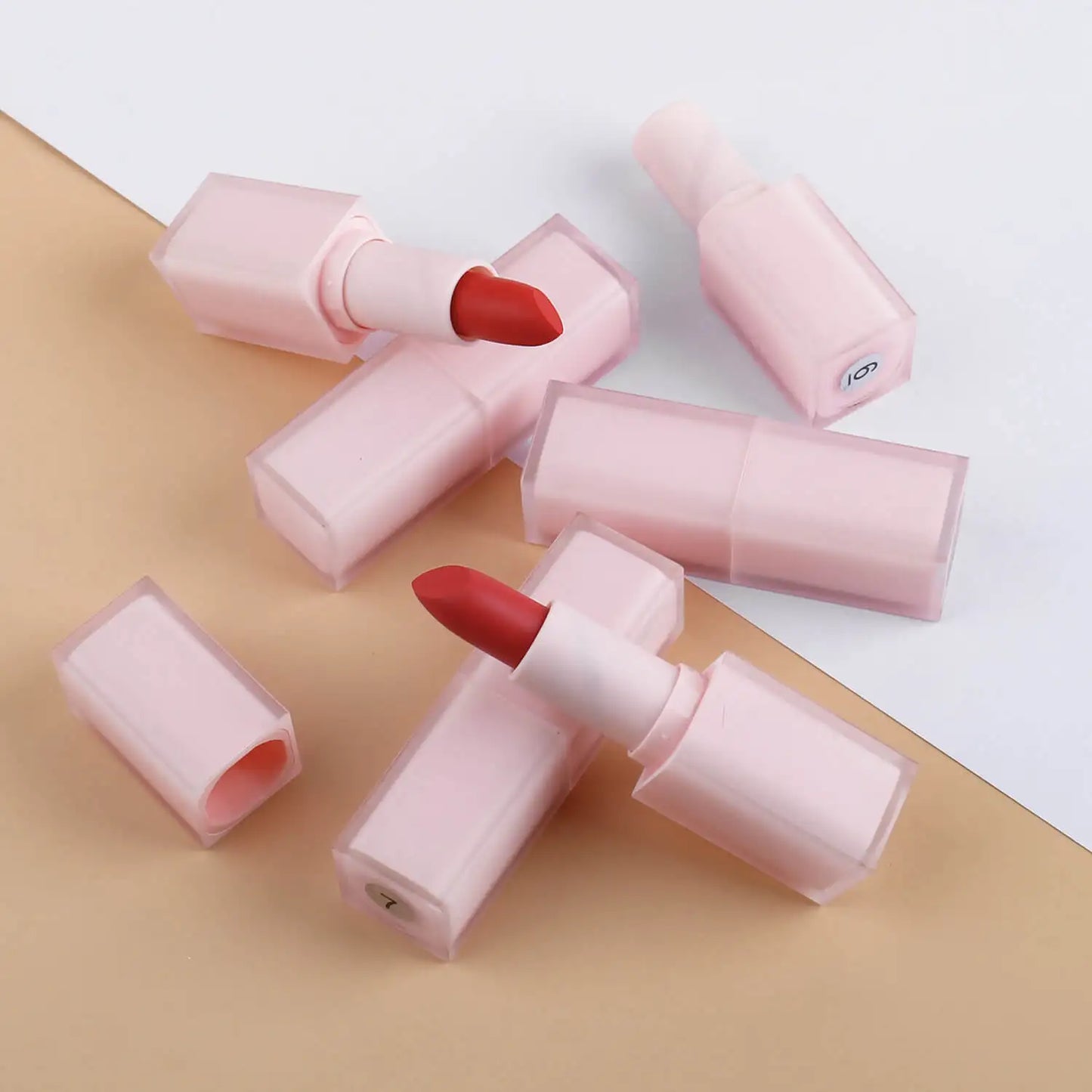 Maquillage personnalisé vegan – Rouge à lèvres nude, étiquette privée – Stick à lèvres, labiales, lipstick