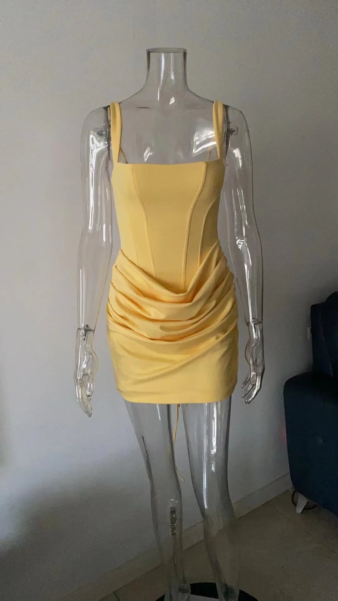 Robe courte de soirée élégante et sans manches à empiècements, couleur unie, de haute qualité et en gros