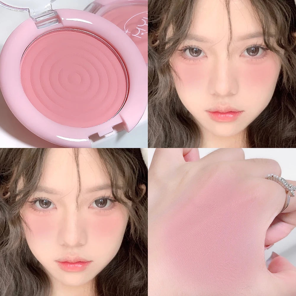 Palette de blush poudre– Fini mat, faible saturation, teintes gris-rose – Couleur modulable, illumine le teint, effet highlight, maquillage naturel