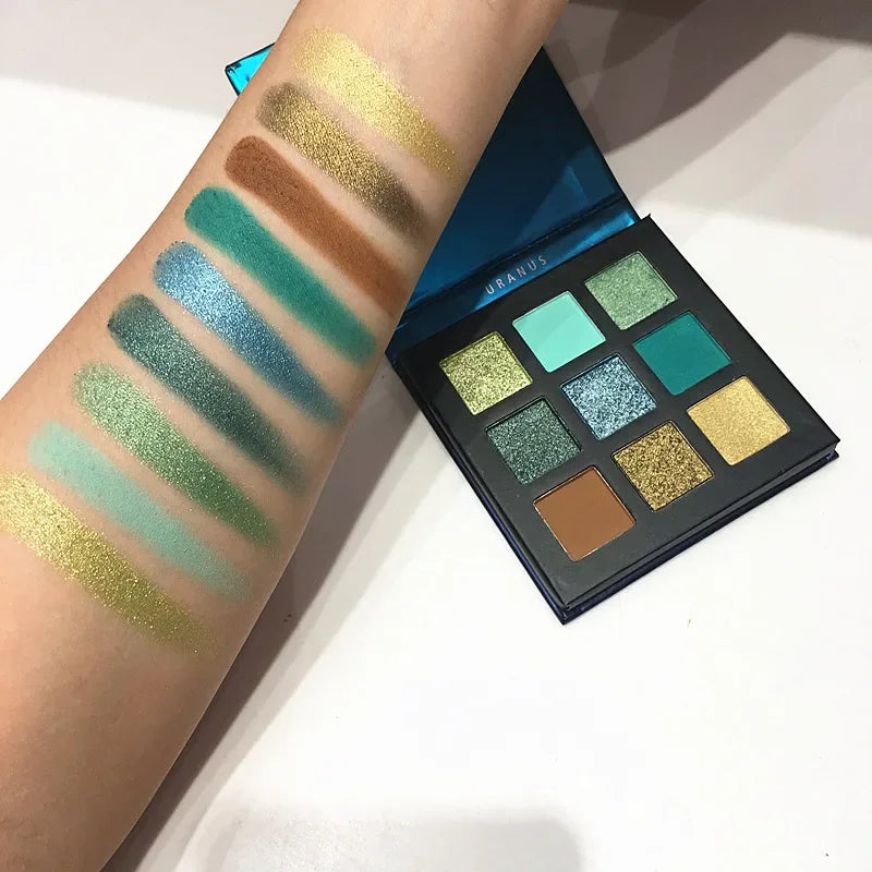 Palette de fards à paupières 9 couleurs nacrées, mates et longue tenue, waterproof