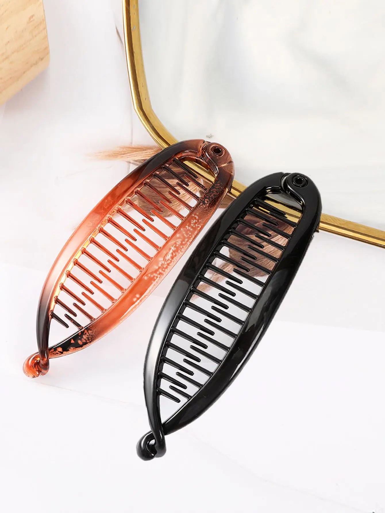 « Pince Banane Femme – Forme Poisson, Mat »