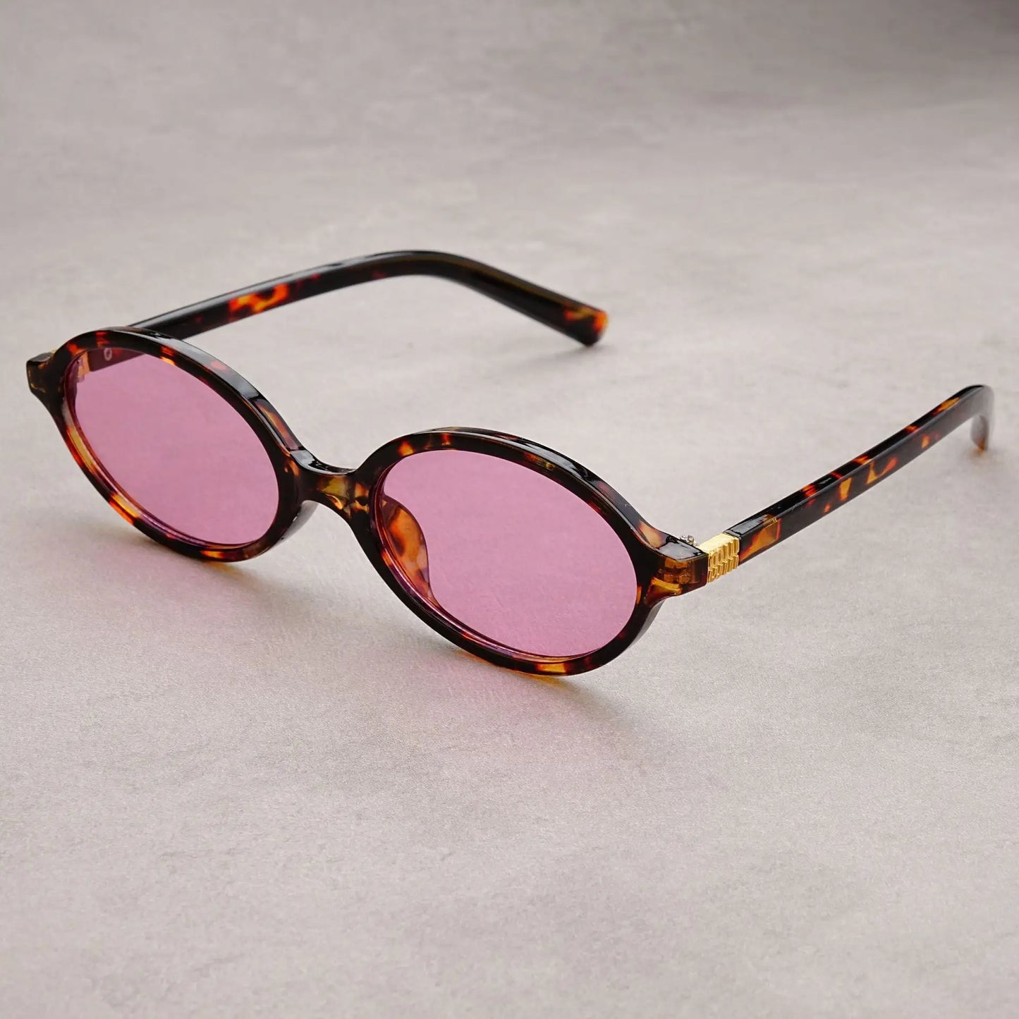 « Lunettes de Soleil Femme – Ovales Noires, Rétro UV400 »