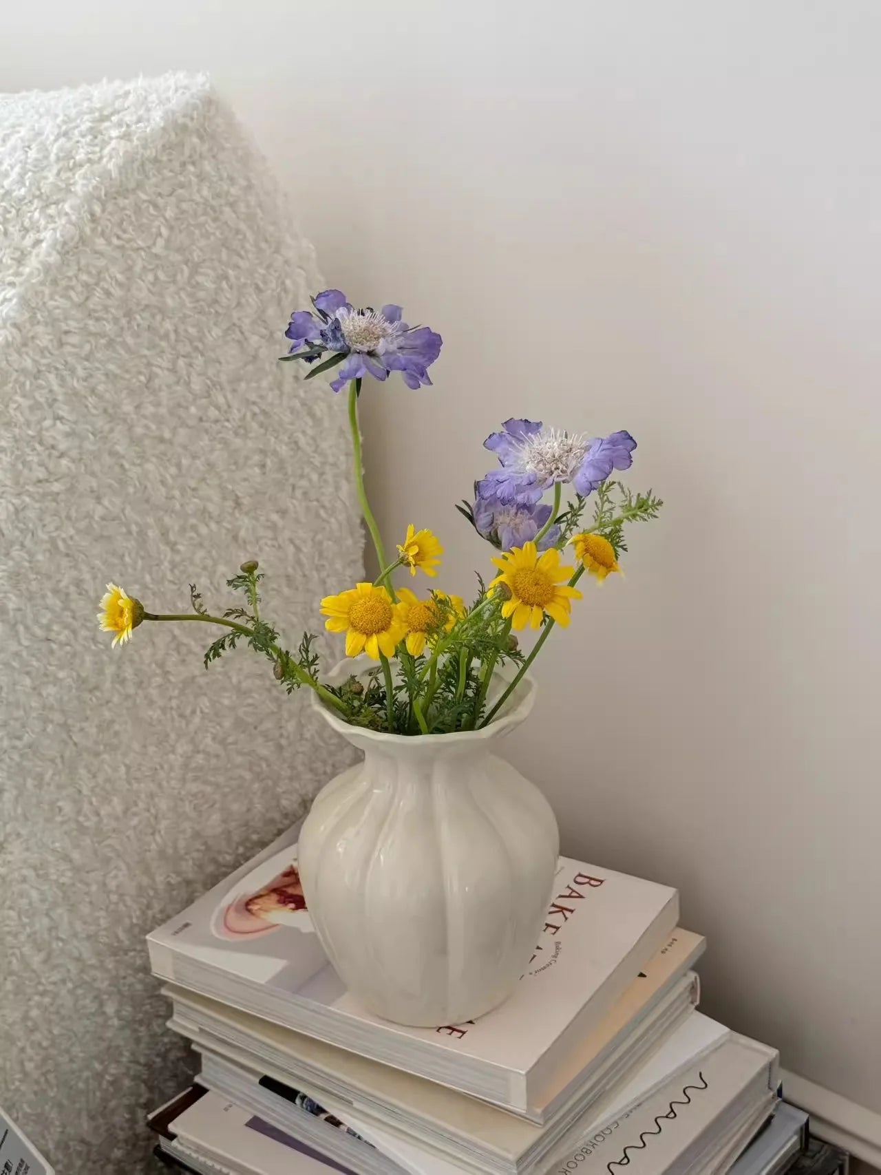 Luxury French Cream Ceramic Vase – Elegant Flower Holder for Home Decor