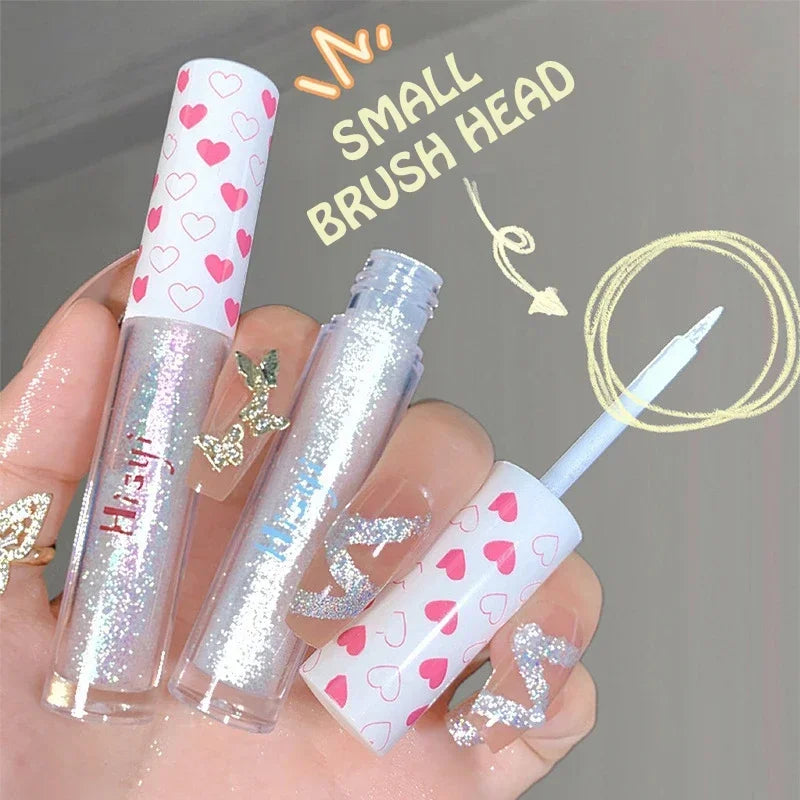 Ombre à paupières liquide illuminatrice waterproof ultra brillante longue tenue, en feuille monochrome pailletée, sublimant le fard à paupières
