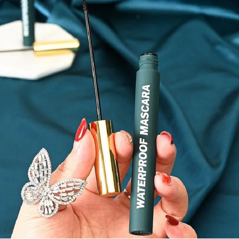 Mascara anti-bavure longue tenue waterproof effet naturel