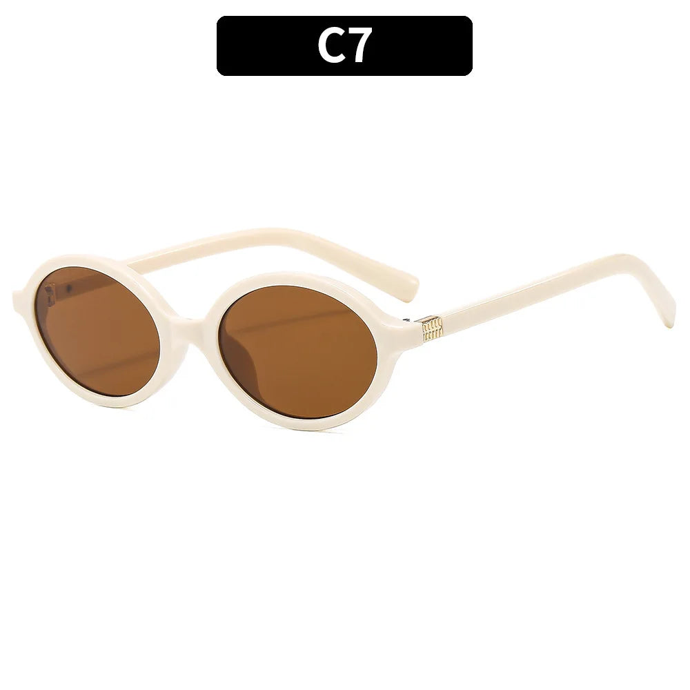 « Lunettes de Soleil Femme – Ovales Noires, Rétro UV400 »