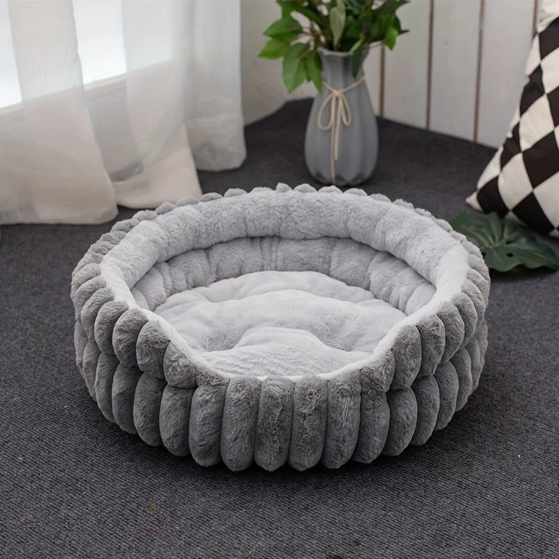 Round Plush Pet Bed – Fluffy Calming Donut Bed for Cats & Small Dogs