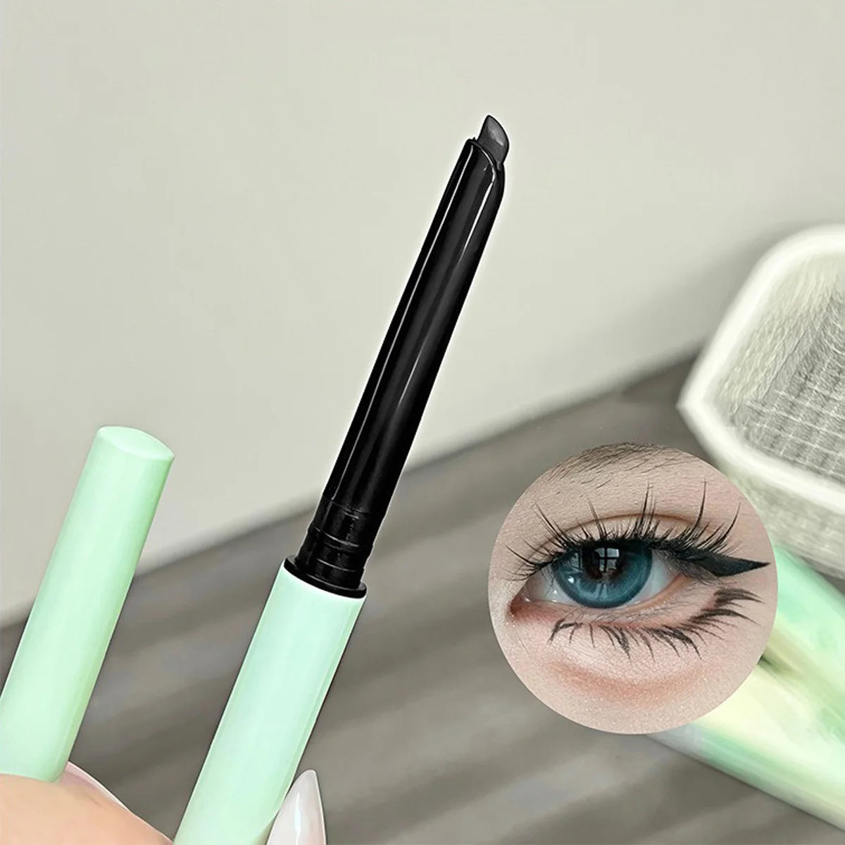 1 Pièce Crayon Gel Eyeliner– Texture Lisse, Longue Tenue, Mat, Waterproof, Séchage Rapide, Maquillage Coréen