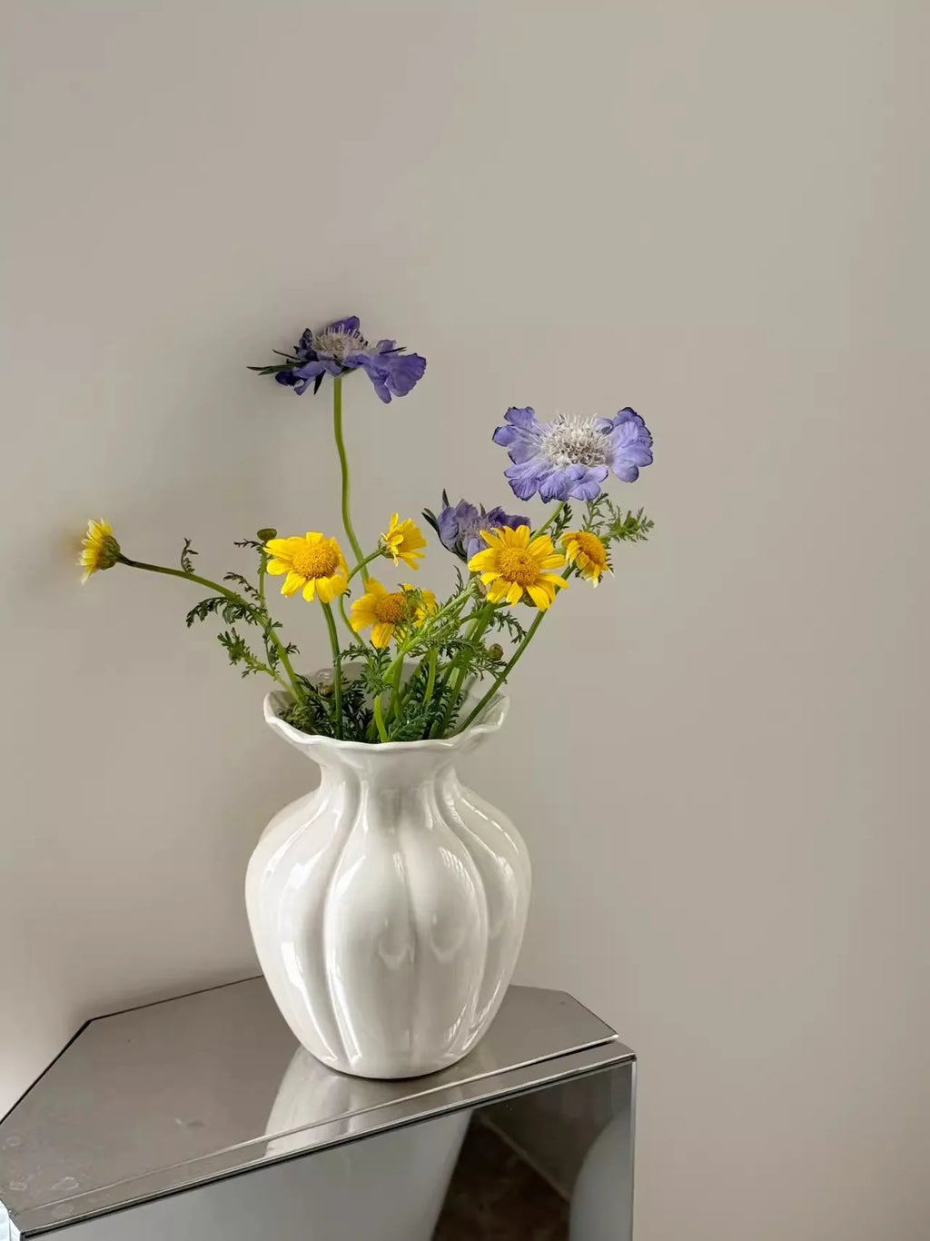 Luxury French Cream Ceramic Vase – Elegant Flower Holder for Home Decor