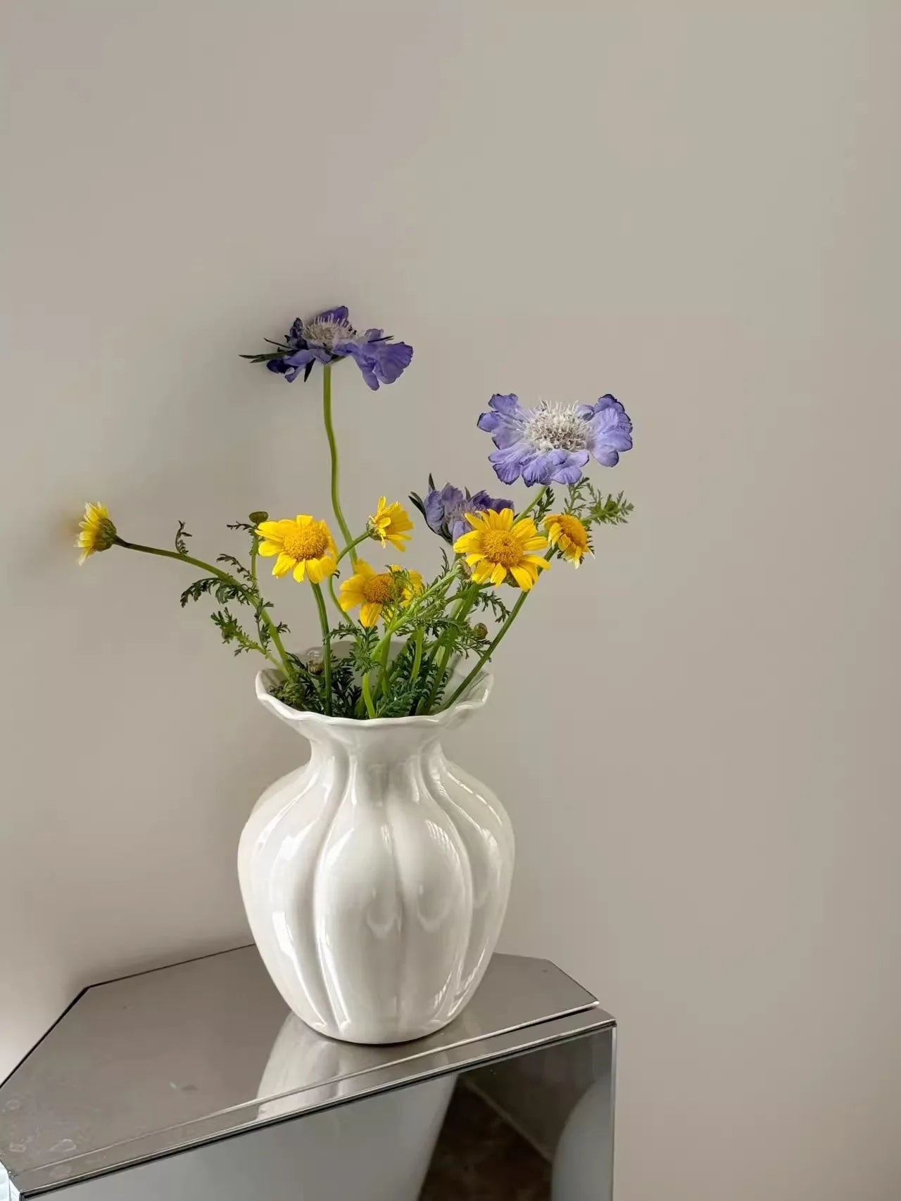 Luxury French Cream Ceramic Vase – Elegant Flower Holder for Home Decor