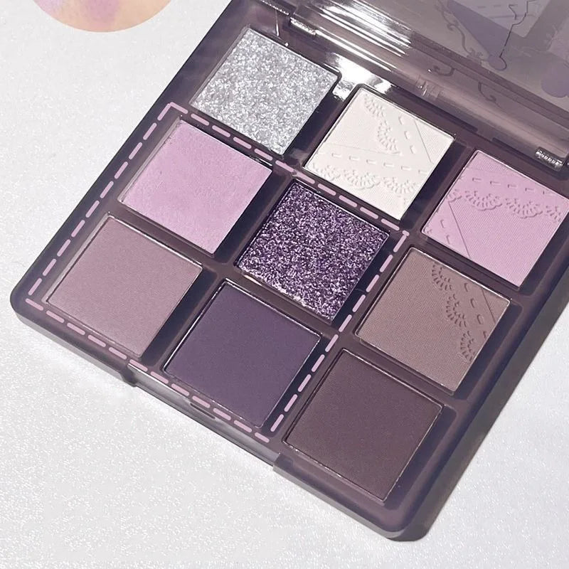 Palette fards à paupières Aurora Purple 9 couleurs – Smoky violet, dentelle, mat et scintillant, argenté, tons froids, maquillage coréen