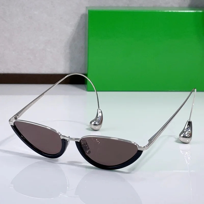 « Lunettes de soleil Femme – Cat Eye Noir & Or, Luxe 2025 »