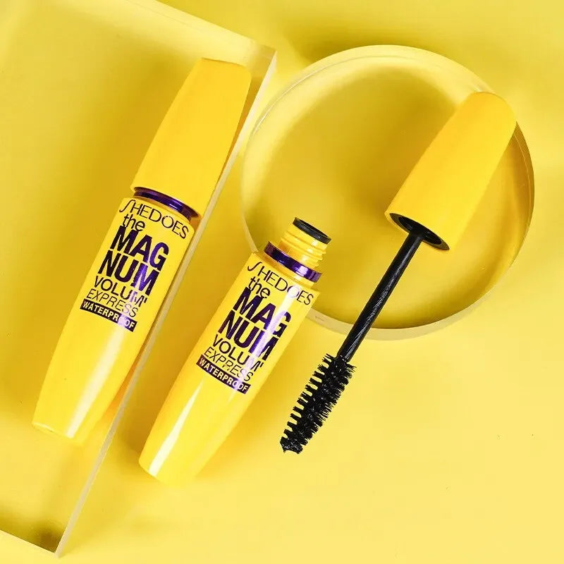 **« Mascara 3D noir – Allongeant, recourbant et waterproof »**