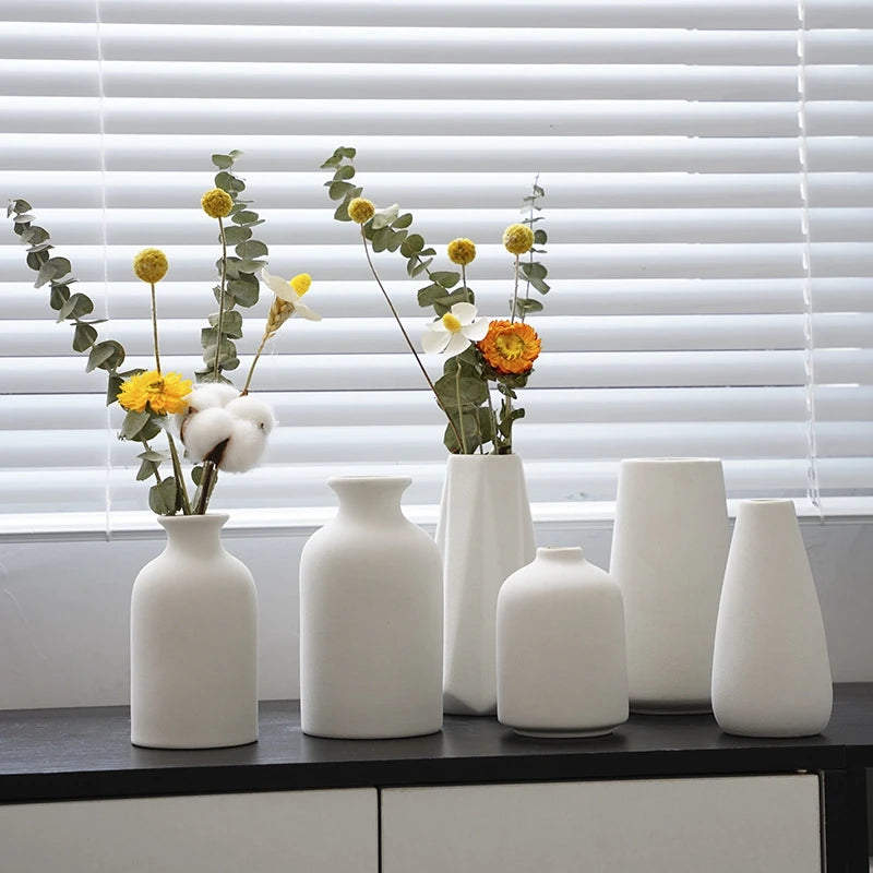 Modern Nordic Ceramic Vase – Minimalist White Flower Vase for Home & Office Decor