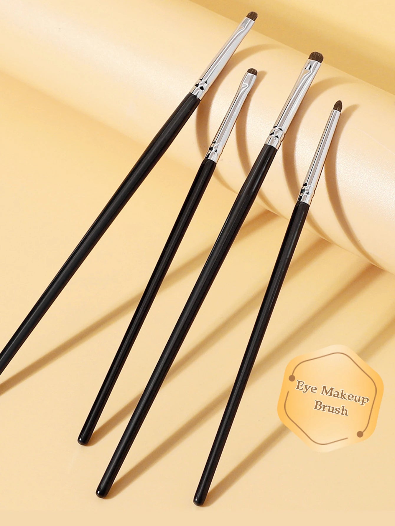 1 lot de 4 pinceaux de maquillage pour détails des yeux noirs, poils de poney, ombre à paupières de précision couchée, ver à soie, applicateur d'eye-liner éclaircissant, petit