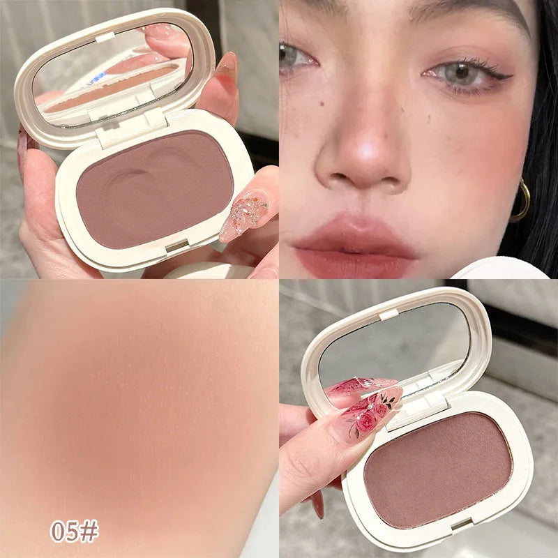 Blush mono couleur – Texture mochi sans poudre, formule douce à faible saturation – Fini mat naturel et longue tenue