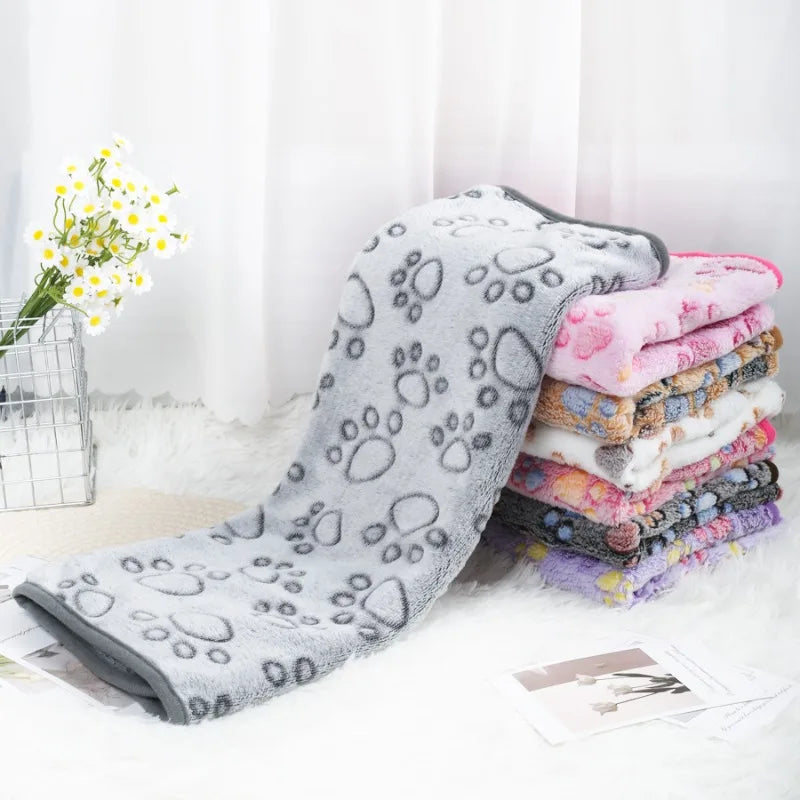 Soft Fluffy Pet Blanket – Warm Flannel Paw Print Blanket for Dogs & Cats