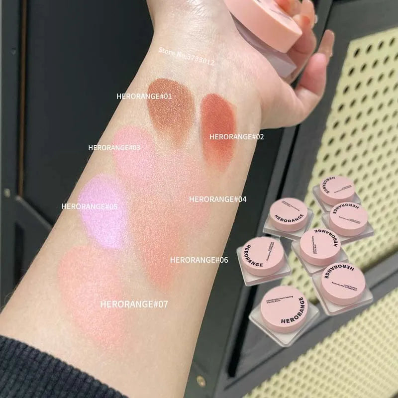 Blush poudre monochrome – Crème éclaircissante violette pour lèvres et joues, double usage – Fini mat naturel, teinte rouge éclatante