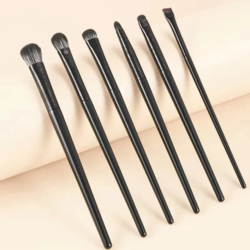 Ensemble de pinceaux de maquillage pour les yeux 6 pièces: pinceau professionnel pour fard à paupières à contour doux, petits pinceaux de maquillage pour les yeux pour le maquillage détaillé des yeux, la facia
