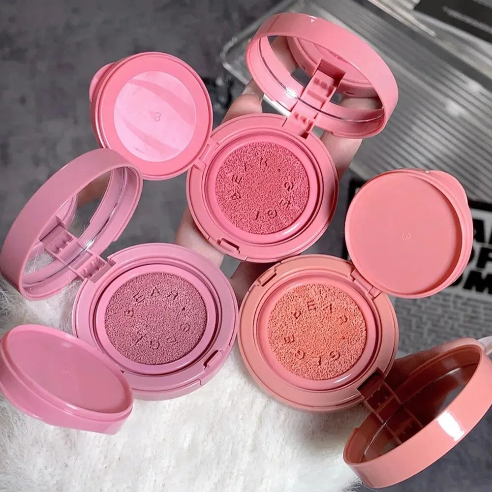 Blush cushion à la teinte estompable avec houppette, éclaircissant sans coller, longue tenue