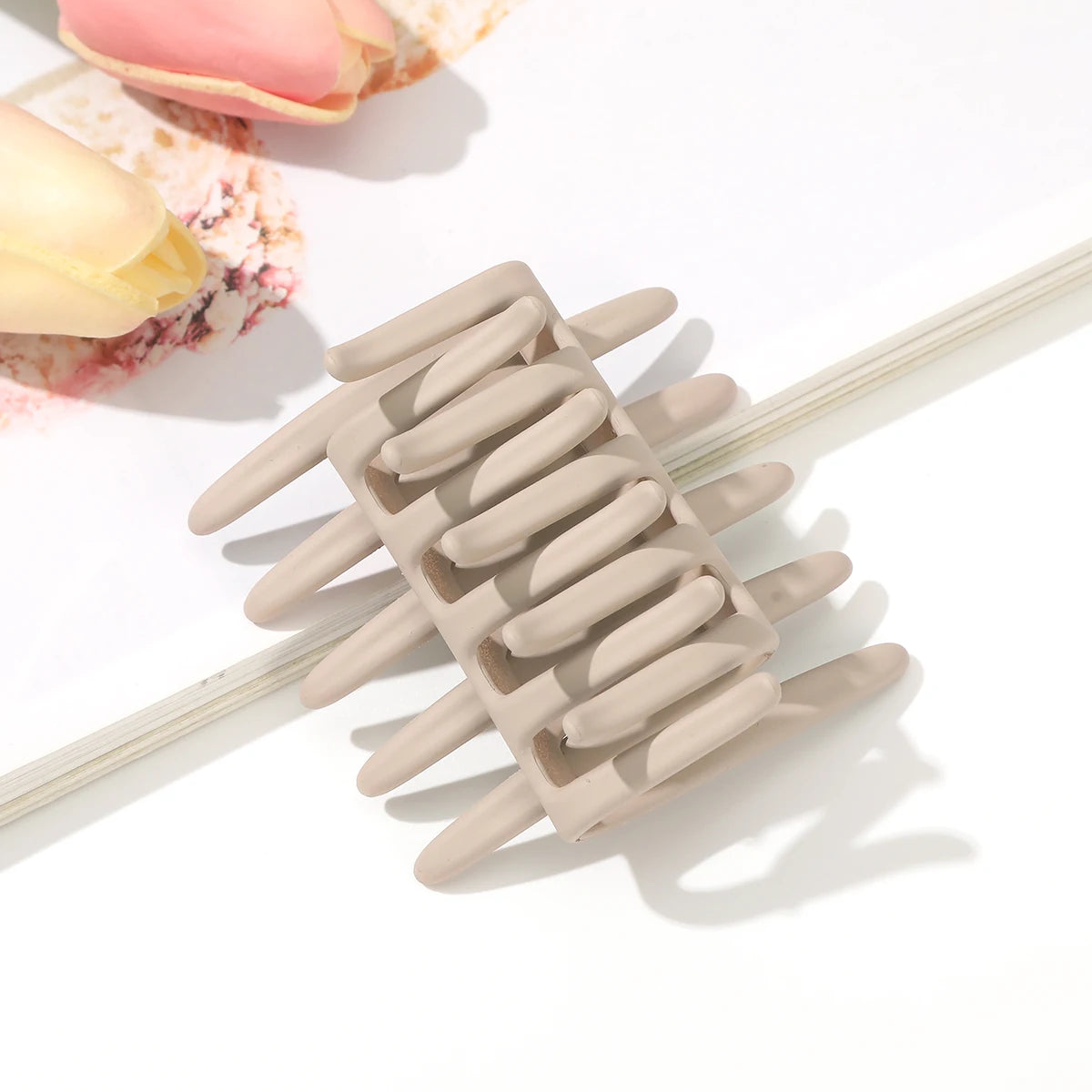 « Peigne & Pince Cheveux Double Face – 11 Couleurs »