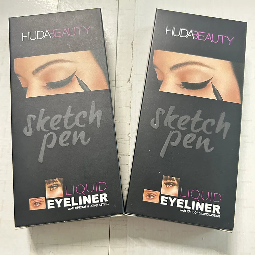 Eyeliner Liquide Noir — **Stylo eyeliner waterproof longue tenue**, texture fluide et lisse pour un tracé précis et uniforme. Résistant à l’eau et à la transpiration, il offre un fini intense et durable pour un regard parfaitement défini toute la journée.