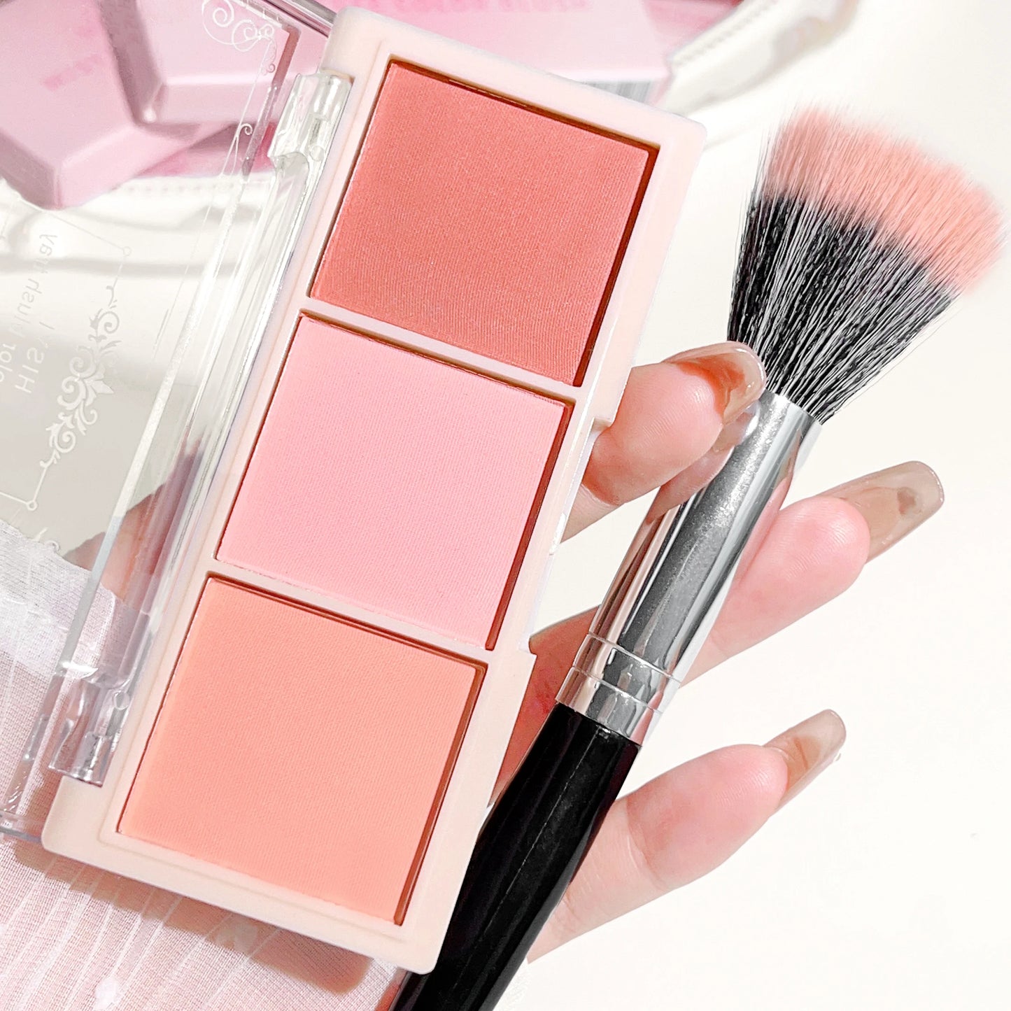 Blush trois couleurs – Couleurs naturelles, rendu délicat, poudre matte sans chute – Longue tenue, maquillage éclatant et frais pour filles