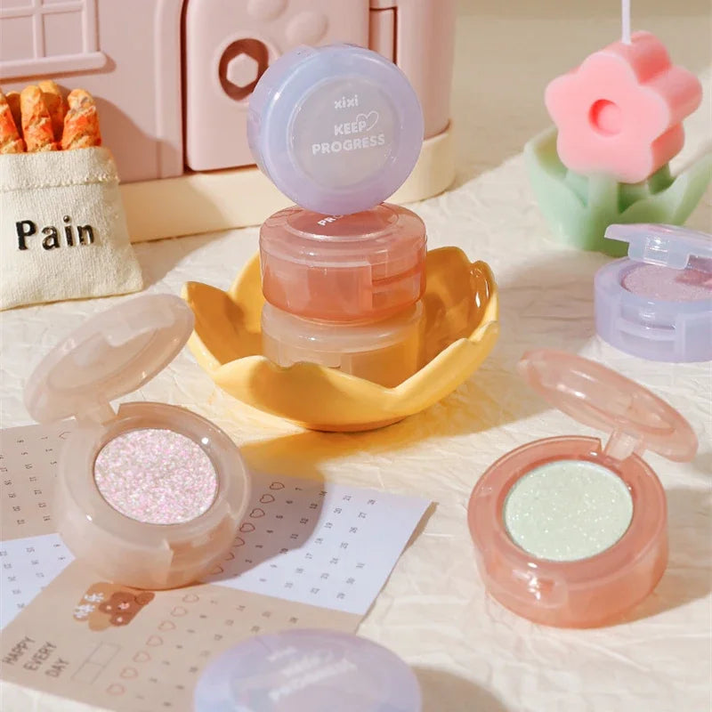 Fard à paupières argenté illuminateur, nacré et pailleté, longue tenue, waterproof, maquillage de fête pour femmes