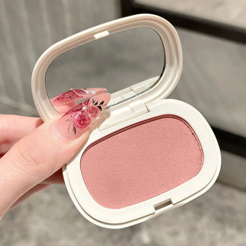 Blush mono couleur – Texture mochi sans poudre, formule douce à faible saturation – Fini mat naturel et longue tenue