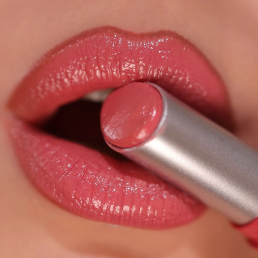 Rouge à lèvres effet miroir aquatique — Finition blanche | Non transférable et résistant aux taches | Hydratant avec effet gloss lumineux | Maquillage lèvres doux et brillant