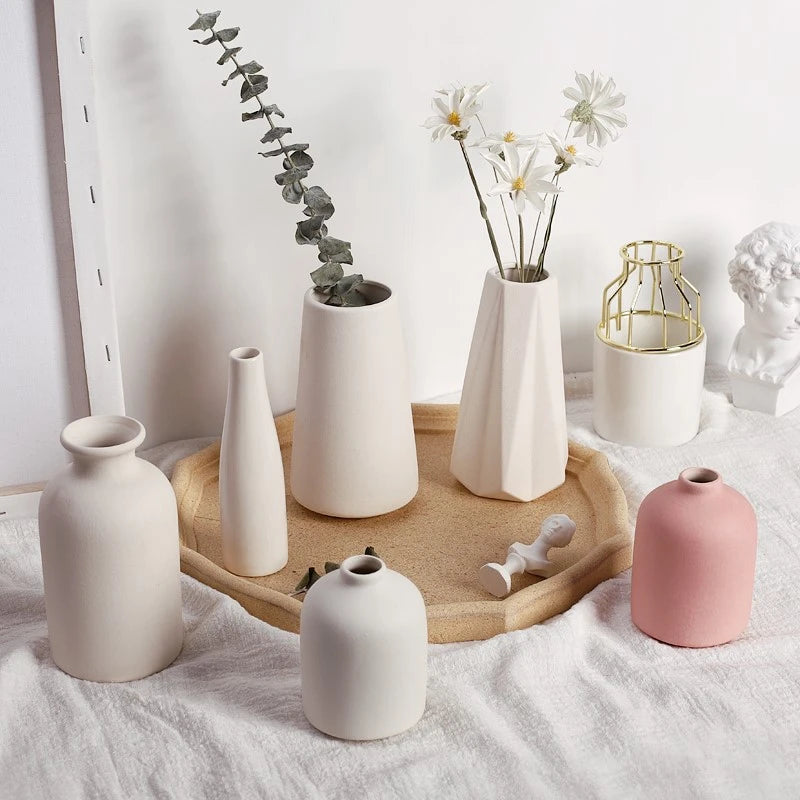 Modern Nordic Ceramic Vase – Minimalist White Flower Vase for Home & Office Decor