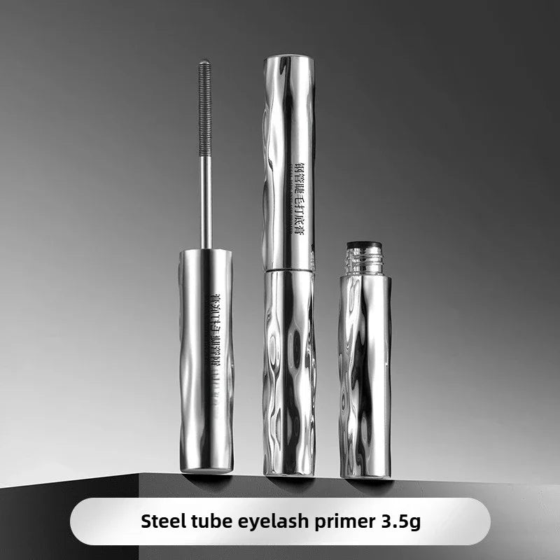 **« Mascara – Waterproof, fibres de soie, allongeant et recourbant »**