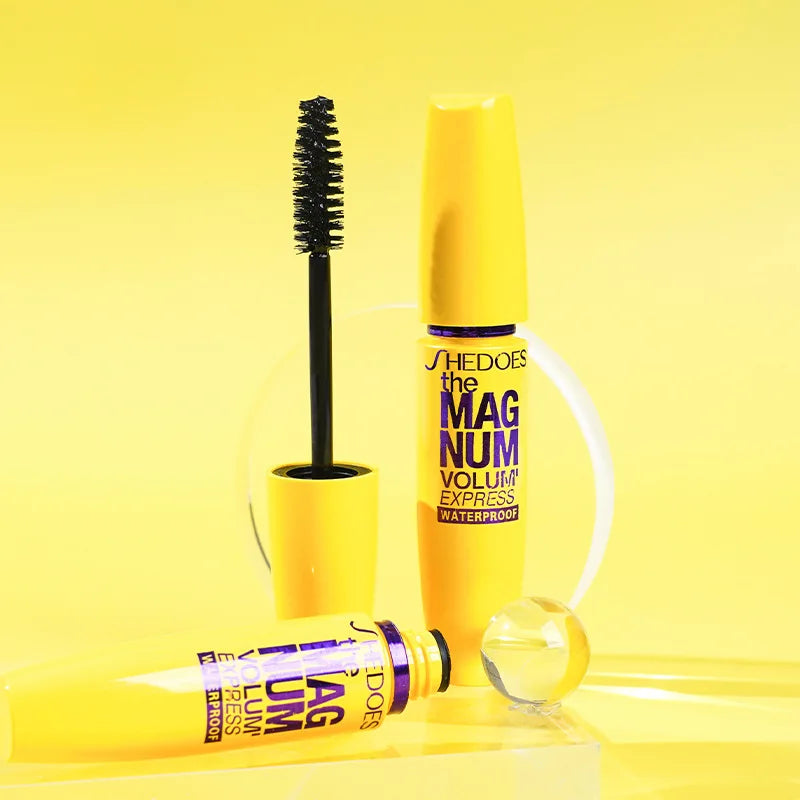 **« Mascara 4D noir – Épaississant, allongeant, recourbant et waterproof »**