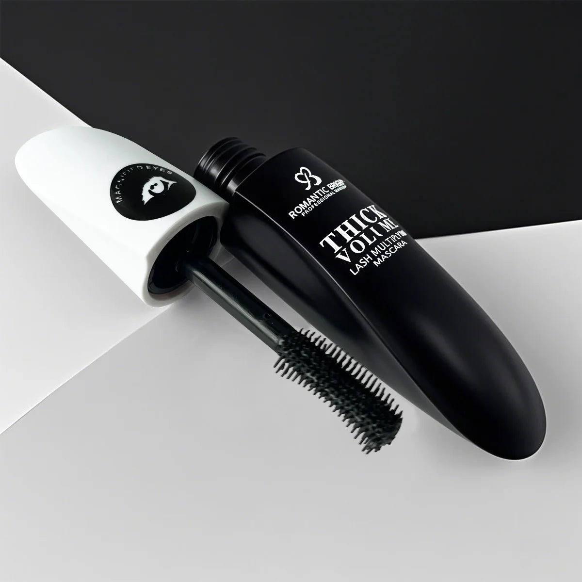 **« Eyeliner 4D fibre noir – Waterproof, durable et anti-transpiration »**