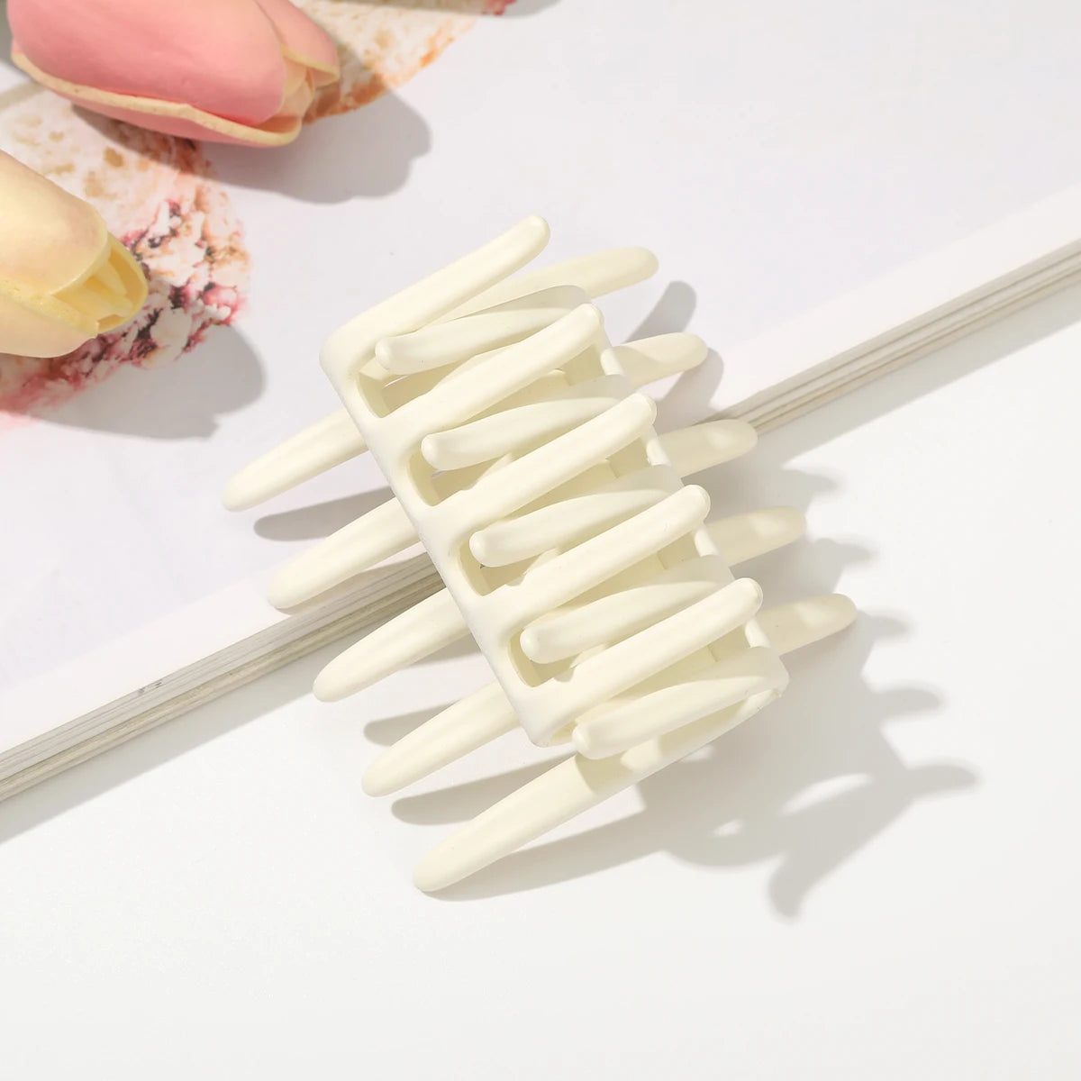 « Peigne & Pince Cheveux Double Face – 11 Couleurs »