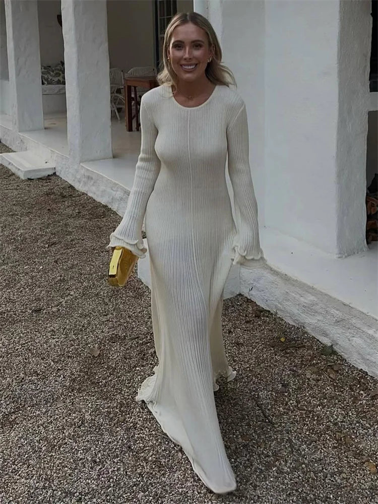 Robe Longue en Tricot pour Femme – Dos Lacé et Bordure Volantée