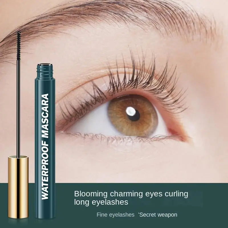 Mascara anti-bavure longue tenue waterproof effet naturel