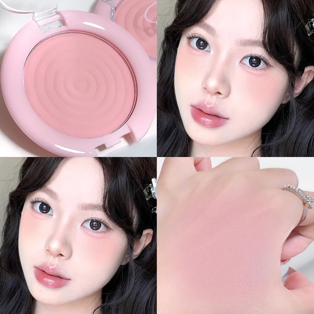 Palette de blush poudre– Fini mat, faible saturation, teintes gris-rose – Couleur modulable, illumine le teint, effet highlight, maquillage naturel